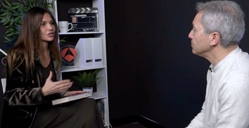 María Zabay entrevistando a Vicente Vallés